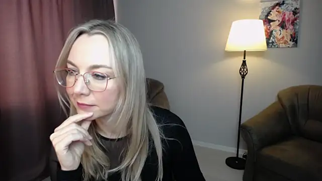 Ava Elior online show from 11/26/25, 11:11