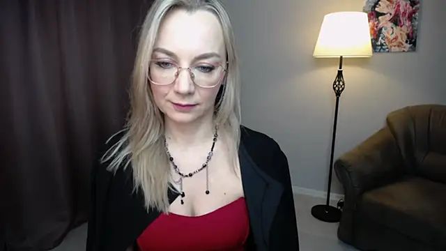 Ava Elior online show from 12/04/25, 10:13