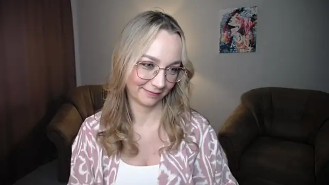 Snapshot of Ava_Elior chatting on 06/18/26, 11:36 Ava Elior online show from 06/18/26, 11:36