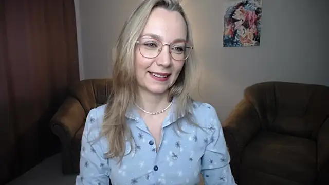 Snapshot of Ava_Elior chatting on 06/19/26, 11:03 Ava Elior online show from 06/19/26, 11:03