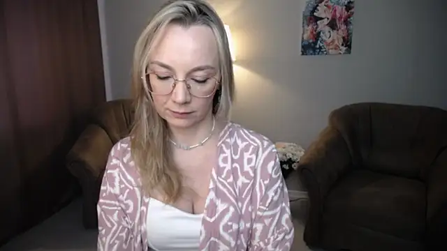 Snapshot of Ava_Elior chatting on 06/30/26, 11:33 Ava Elior online show from 06/30/26, 11:33