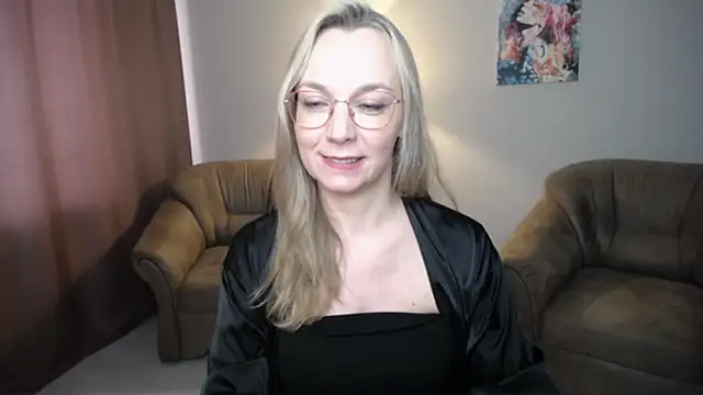 Snapshot of Ava_Elior chatting on 07/06/26, 03:03 Ava Elior online show from 07/06/26, 03:03