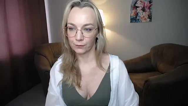 Snapshot of Ava_Elior chatting on 07/10/26, 12:19 Ava Elior online show from 07/10/26, 12:19