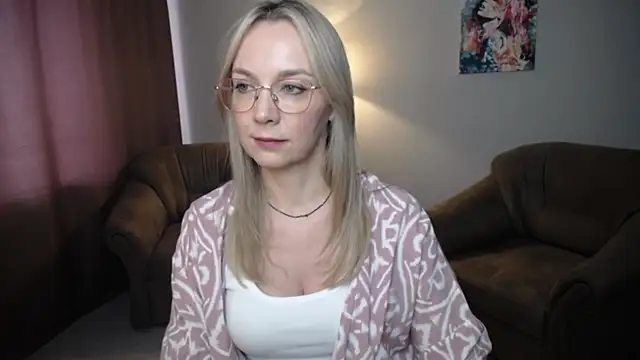 Snapshot of Ava_Elior chatting on 07/15/26, 11:48 Ava Elior online show from 07/15/26, 11:48