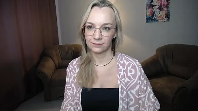 Snapshot of Ava_Elior chatting on 07/18/26, 10:19 Ava Elior online show from 07/18/26, 10:19