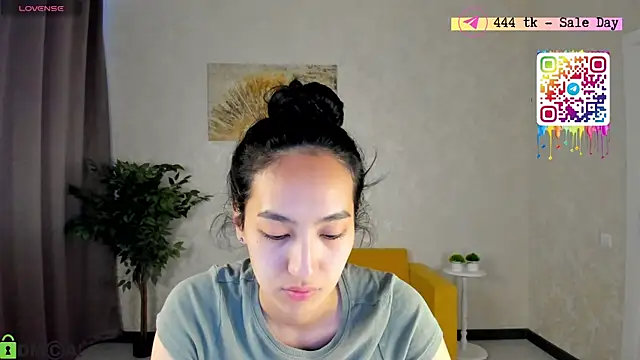 Snapshot of FlirtyAura chatting on 05/19/26, 03:46 FlirtyAura online show from 05/19/26, 03:46