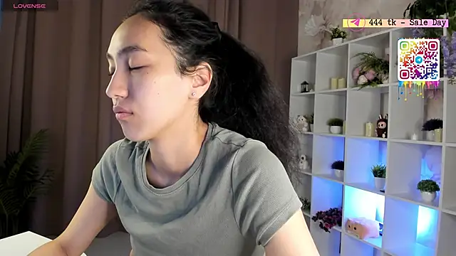Snapshot of FlirtyAura chatting on 05/26/26, 03:35 FlirtyAura online show from 05/26/26, 03:35