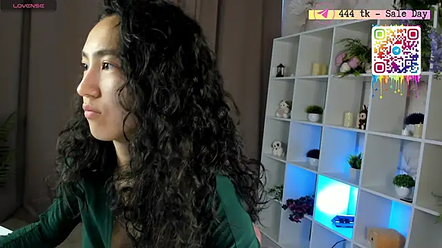 Snapshot of FlirtyAura chatting on 05/28/26, 03:37 FlirtyAura online show from 05/28/26, 03:37