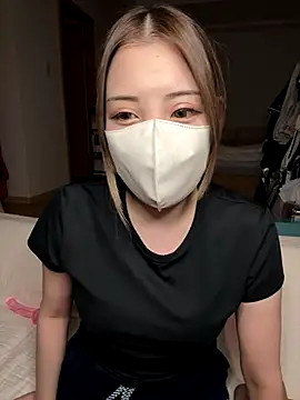 Snapshot of _Kaori chatting on 10/16/25, 04:08  Kaori online show from 10/16/25, 04:08