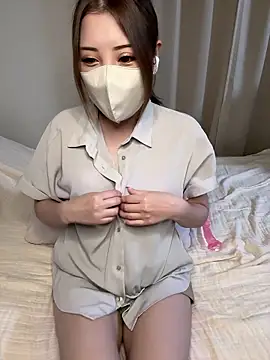 Snapshot of _Kaori chatting on 10/18/25, 09:21  Kaori online show from 10/18/25, 09:21