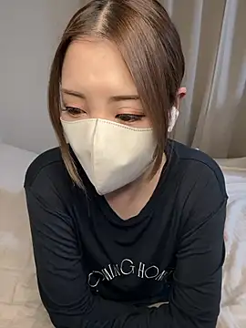 Snapshot of _Kaori chatting on 10/22/25, 04:07  Kaori online show from 10/22/25, 04:07