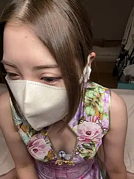 Snapshot of _Kaori chatting on 10/30/25, 04:08  Kaori online show from 10/30/25, 04:08