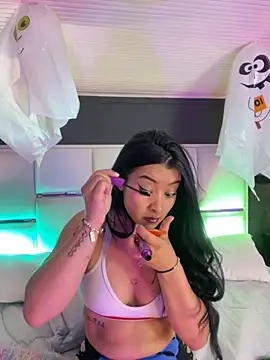 Snapshot of BellaFernandez__ chatting on 10/29/25, 11:56 BellaFernandez online show from 10/29/25, 11:56