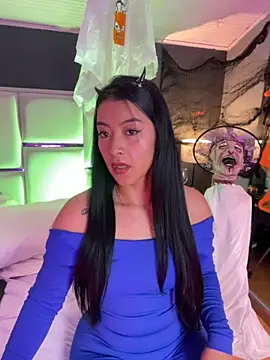 Snapshot of BellaFernandez__ chatting on 10/30/25, 01:56 BellaFernandez online show from 10/30/25, 01:56