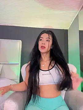 Snapshot of BellaFernandez__ chatting on 11/22/25, 12:48 BellaFernandez online show from 11/22/25, 12:48