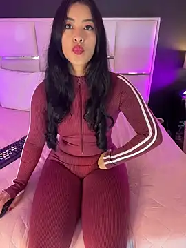 Snapshot of BellaFernandez__ chatting on 02/16/26, 12:34 BellaFernandez online show from 02/16/26, 12:34