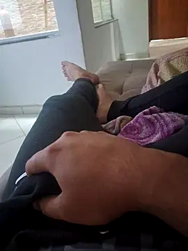 Junior22pauzudo online show from 10/28/25, 04:20