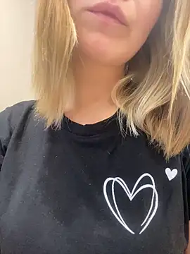 Snapshot of IrmaLair chatting on 10/28/25, 09:17 IrmaLair online show from 10/28/25, 09:17