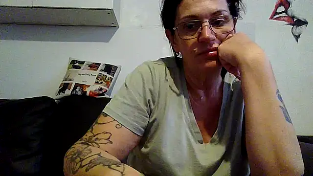 RubyyRosee online show from 06/10/26, 05:18