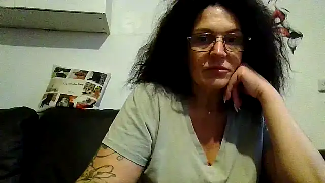 RubyyRosee online show from 06/12/26, 05:17