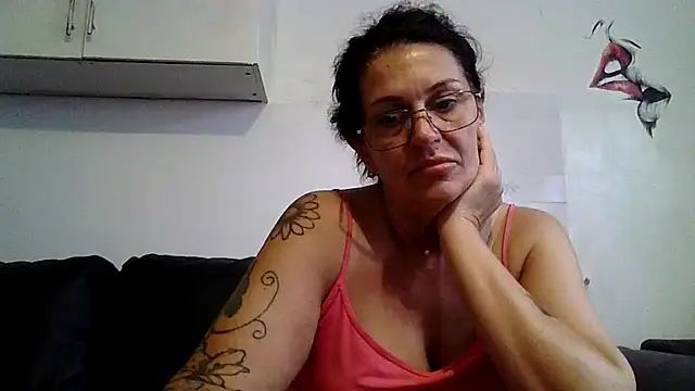 RubyyRosee online show from 08/03/26, 09:37