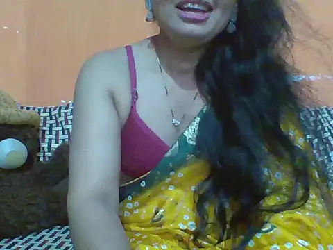 Snapshot of Marathi_q4een01 chatting on 10/27/25, 04:38 Marathi q4een01 online show from 10/27/25, 04:38