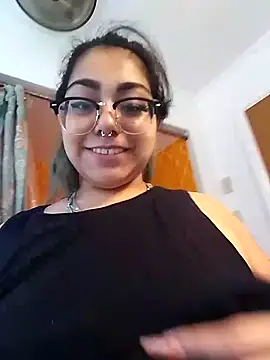 Lovelyrainn online show from 10/06/25, 01:41