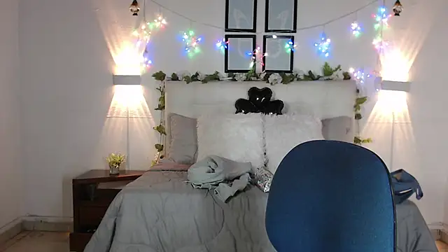 Megan 05  online show from 03/12/26, 06:14