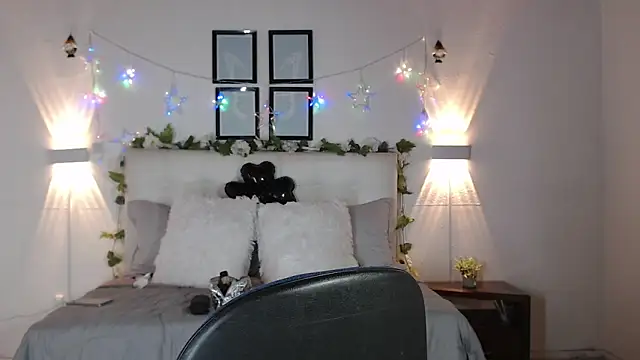 Megan 05  online show from 03/25/26, 06:58