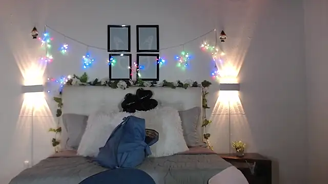 Megan 05  online show from 04/11/26, 07:07