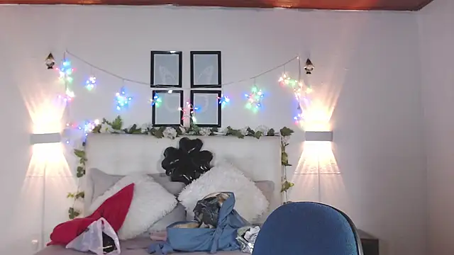 Megan 05  online show from 04/14/26, 07:20