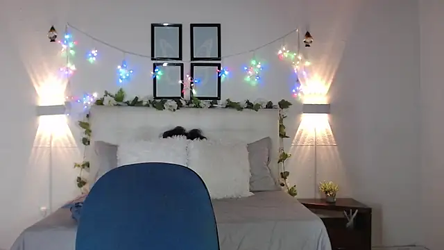 Megan 05  online show from 04/20/26, 07:04