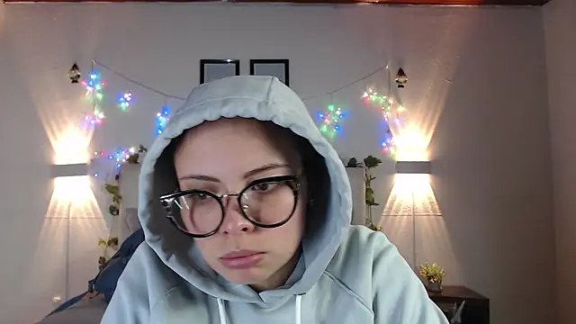 Megan 05  online show from 05/02/26, 06:57
