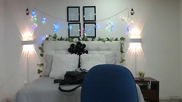 Megan 05  online show from 05/11/26, 07:22