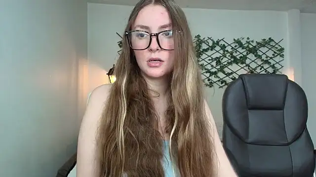 velvet  moon online show from 04/16/26, 12:11