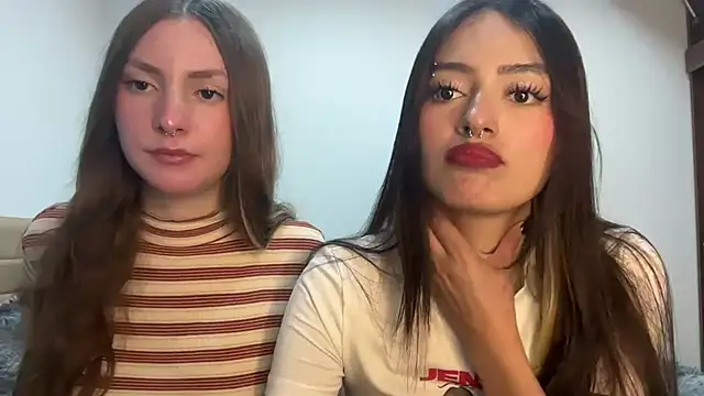 velvet  moon online show from 04/26/26, 03:37