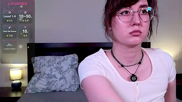 Snapshot of _AlexaFlowers_ chatting on 06/17/26, 07:55 AlexaFlowers online show from 06/17/26, 07:55