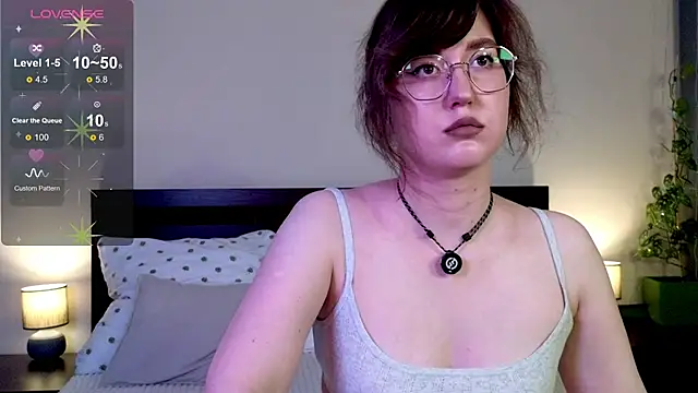 Snapshot of _AlexaFlowers_ chatting on 07/10/26, 10:18 AlexaFlowers online show from 07/10/26, 10:18