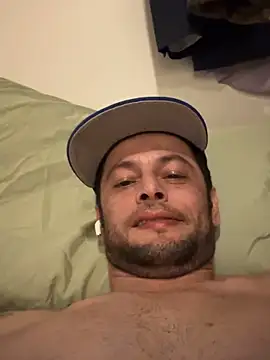 Snapshot of Carlosmauricio123 chatting on 02/01/26, 02:21 Carlosmauricio123 online show from 02/01/26, 02:21