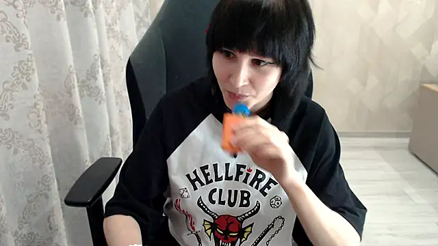 MistyDark online show from 10/22/25, 10:04