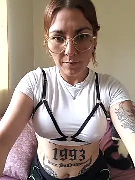 Snapshot of xjuanaxmaldadxxx chatting on 11/20/25, 06:07 xjuanaxmaldadxxx online show from 11/20/25, 06:07