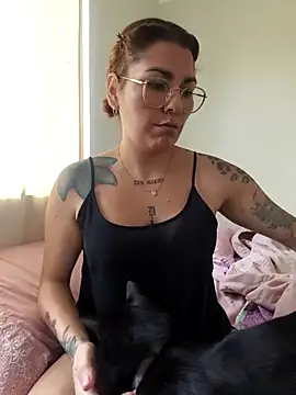 Snapshot of xjuanaxmaldadxxx chatting on 11/25/25, 11:10 xjuanaxmaldadxxx online show from 11/25/25, 11:10