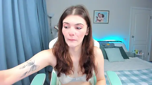 Snapshot of Zoe_Vee chatting on 10/04/25, 03:15 Zoe Vee online show from 10/04/25, 03:15