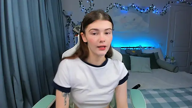 Zoe Vee online show from 11/13/25, 03:16