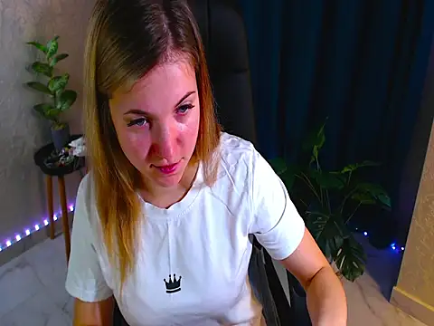 Snapshot of arlana_klart chatting on 10/26/25, 07:47 arlana klart online show from 10/26/25, 07:47