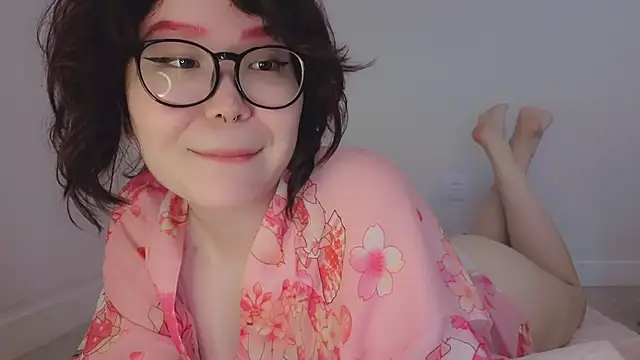 Snapshot of tsunade_chan chatting on 05/09/26, 04:12 tsunade chan online show from 05/09/26, 04:12