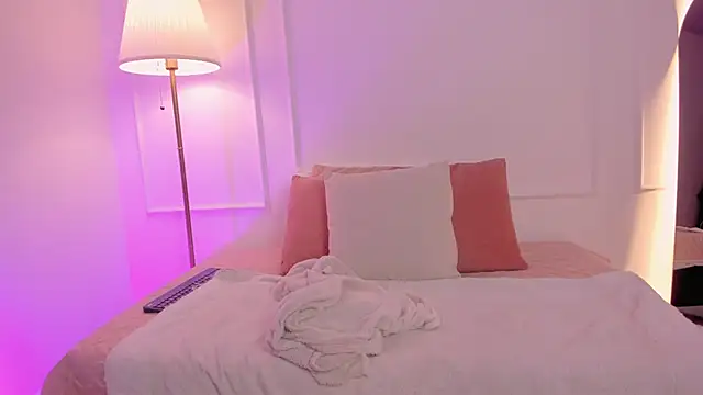 angelica cross  online show from 11/26/25, 11:55