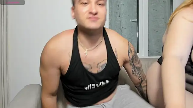 Snapshot of MarcusSophie chatting on 10/22/25, 03:34 MarcusSophie online show from 10/22/25, 03:34