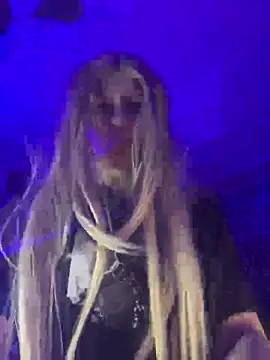 Akira-ivy online show from 09/21/25, 09:16