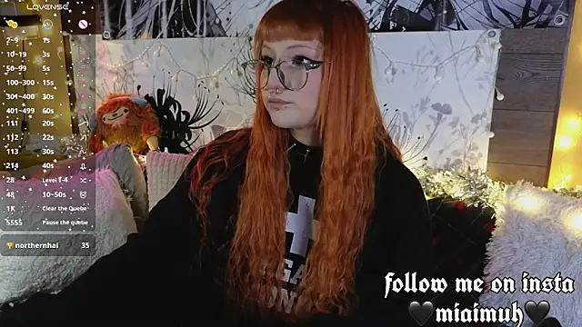 mia  yui online show from 12/19/25, 09:44